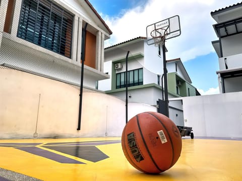 Evening entertainment, Area and facilities
