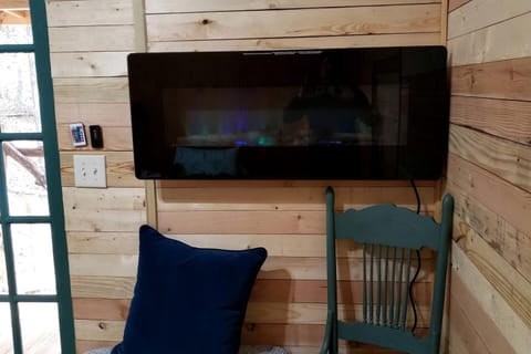 Dreamy Treehouse Cabin Oasis Near Piney River, Tennessee Cabin in Watts Bar Lake