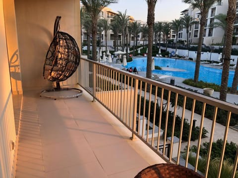 Balcony/Terrace, Pool view, Swimming pool