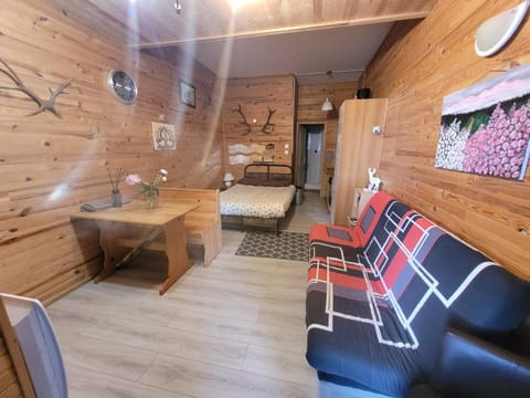 Bed, Living room