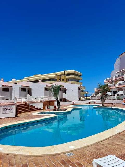 Pool view, Swimming pool, sunbed