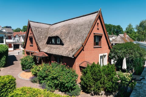 Property building, Neighbourhood