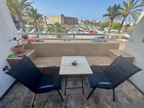 View (from property/room), Balcony/Terrace, City view