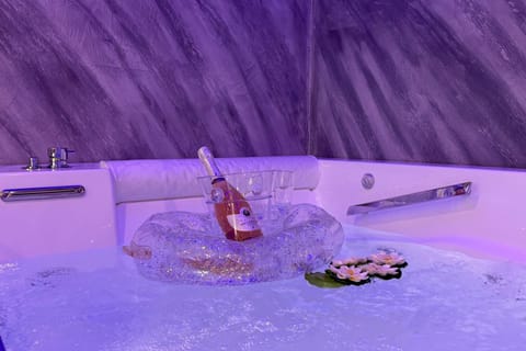 Hot Tub, Drinks