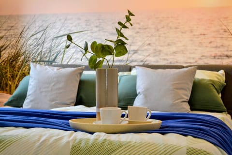 Bed, Coffee/tea facilities, Photo of the whole room, Bedroom