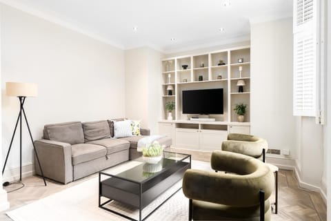 Communal lounge/ TV room, TV and multimedia, Seating area
