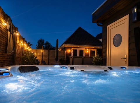 Hot Tub, Spa and wellness centre/facilities