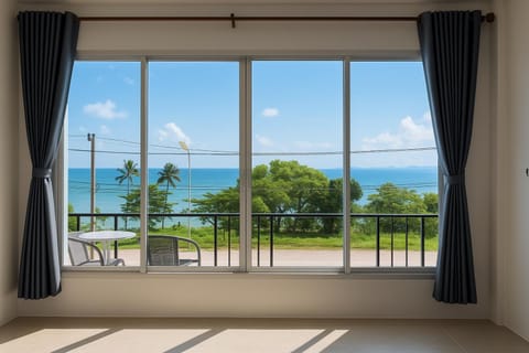 Patio, View (from property/room), Balcony/Terrace, Sea view, Quiet street view