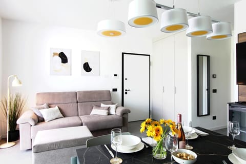 Day, Living room, Seating area, Dining area