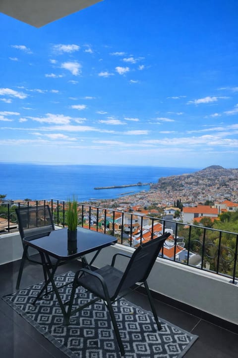 Patio, Natural landscape, View (from property/room), Balcony/Terrace, Seating area, Sea view