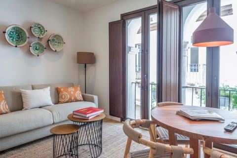 Balcony/Terrace, Living room, Seating area, Dining area