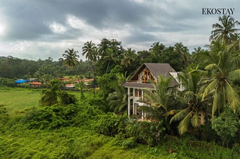 Property building, Spring, Day, Natural landscape, Garden, Garden view