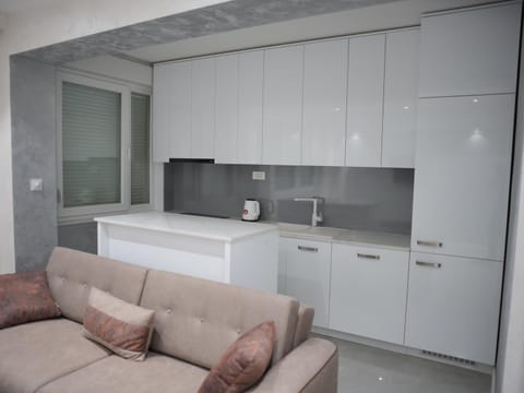 Kitchen or kitchenette, Living room, Seating area