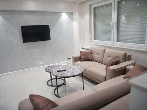TV and multimedia, Living room, Seating area