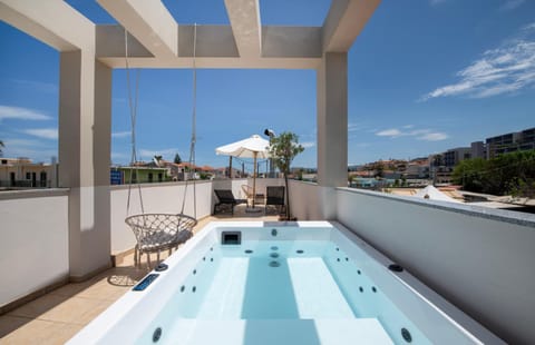 Natural landscape, Hot Tub, Balcony/Terrace, Pool view