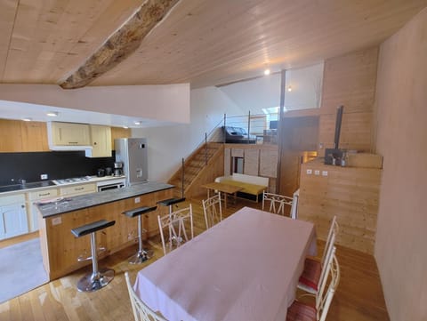 Kitchen or kitchenette, Living room, Dining area