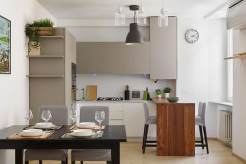 Coffee/tea facilities, Kitchen or kitchenette, Dining area, pet friendly, stove