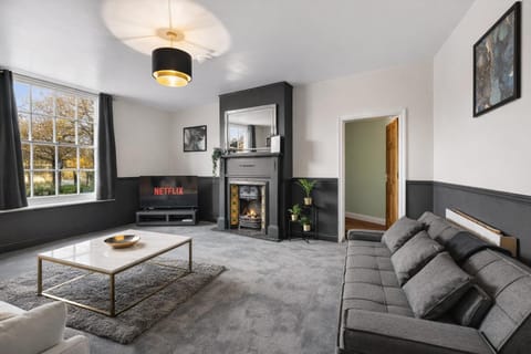 Harbourside Heaven in Bristol - Sleeps 8 Apartment in Bristol