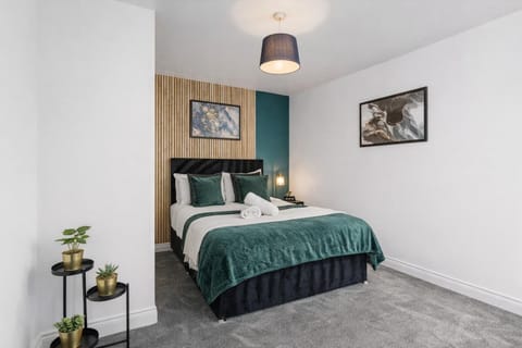 Harbourside Heaven in Bristol - Sleeps 8 Apartment in Bristol