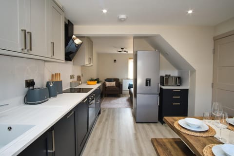 Kitchen or kitchenette, Dining area, dishwasher, oven, stove