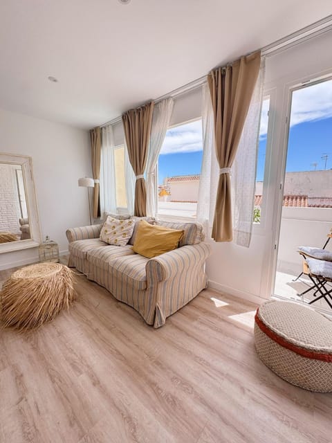 View (from property/room), View (from property/room), Living room, Seating area