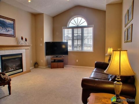 Day, Living room