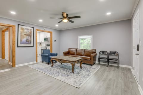 Modern Home with Yard Near ATL Attractions! House in Belvedere Park