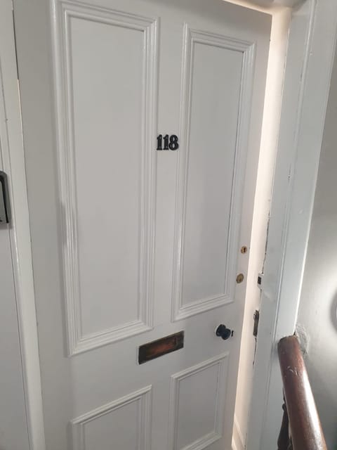 Facade/entrance, wardrobe