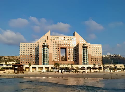 Property building, Natural landscape, Beach, Beach, Landmark view, Sea view