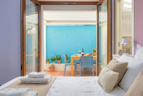 Patio, Bed, Dining area, Bedroom