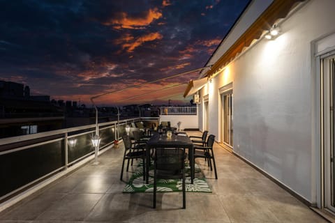 Balcony/Terrace, City view