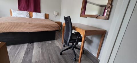 white columns motel Motel in Pine Mountain