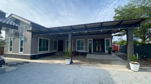 Property building, Patio, Inner courtyard view