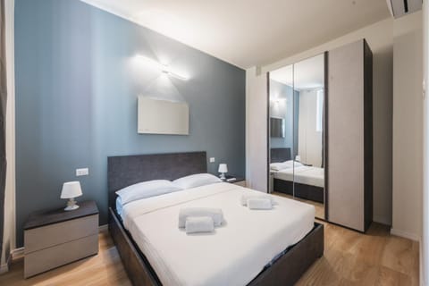 Bed, Photo of the whole room, Bedroom, towels, wardrobe