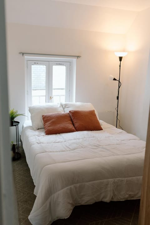 Le Tiny Chalet Apartment in Île-de-France