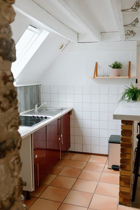 Le Tiny Chalet Apartment in Île-de-France