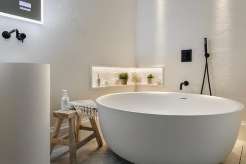Bedroom, Public Bath, Bath