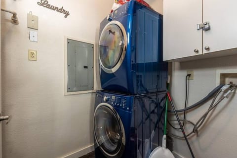 The Iconic Memphis Studio! Apartment in Mud Island