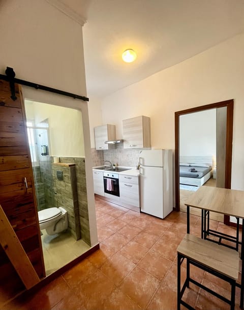 Dining area, oven, stove
