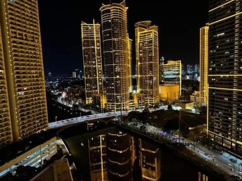 Night, Bird's eye view