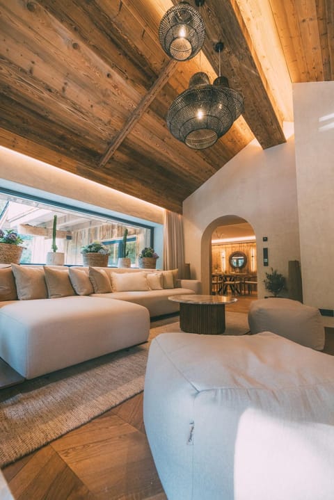 Living room, Photo of the whole room, Seating area