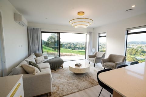 Northland Nest by Aotearoa Escapes House in Whangārei