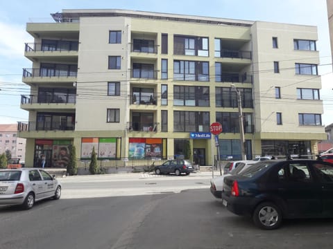 Property building, Street view, Location