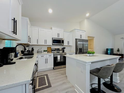 Full 3 BR 2 BA Home in Ocala Close to Key Sights House in Ocala