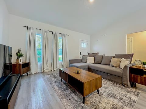 Full 3 BR 2 BA Home in Ocala Close to Key Sights House in Ocala