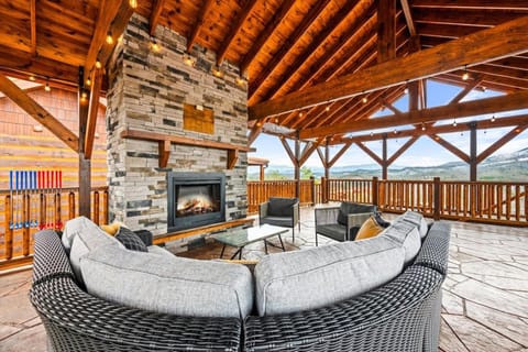 Best Area Views Games HotTub Private Pool PuttPutt House in Sevierville