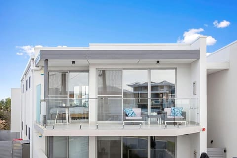 Property building, Balcony/Terrace