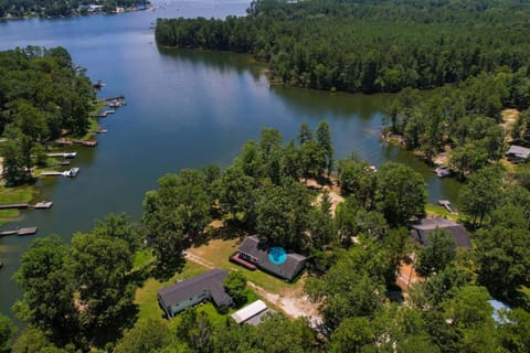 Easy Lake Living - Sleeps 8 House in Leesville