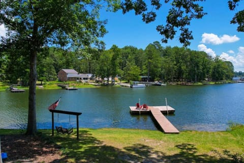 Easy Lake Living - Sleeps 8 House in Leesville