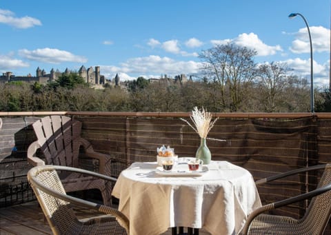 View (from property/room), Balcony/Terrace, Dining area